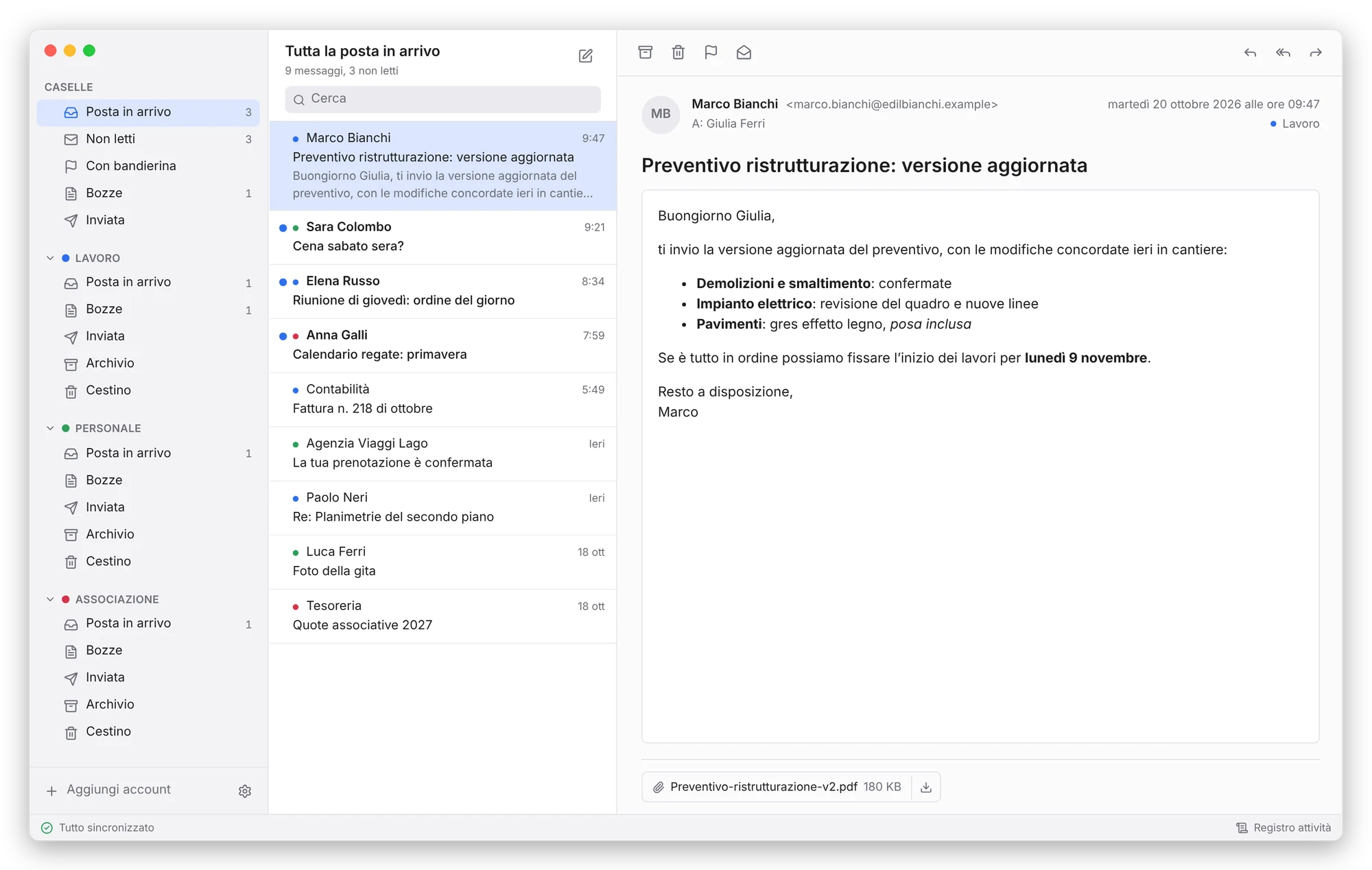 Mailvesper con tre account: elenco delle caselle a sinistra, messaggi al centro, messaggio letto a destra